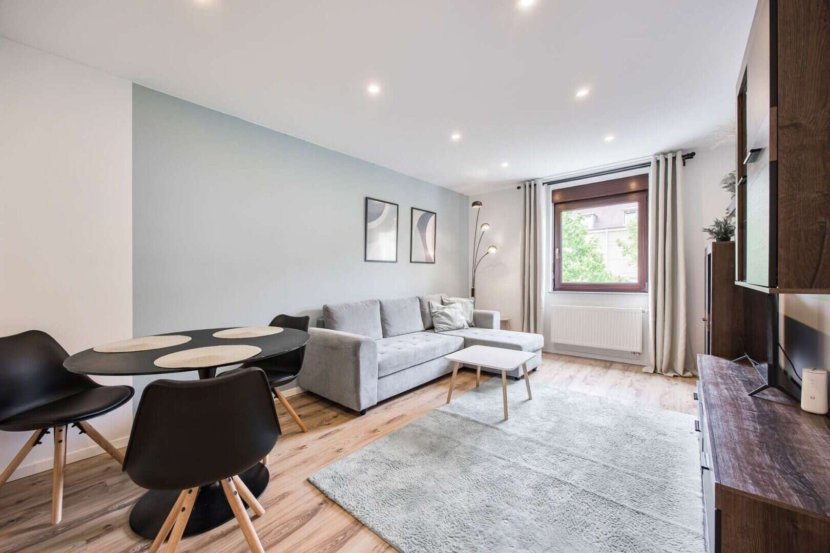 Gemütlicher Mittelpunkt der Wohnung für Alltag und Gäste