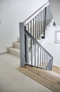 Zeitlose Treppenarchitektur zwischen Tradition und Moderne