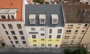 Die hervorgehobene Wohneinheit in der Vorderansicht