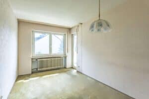 Schlafzimmer im OG mit Balkonzugang