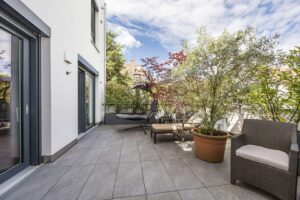 Rückzugsort für entspannte Stunden 30 m² Terrasse
