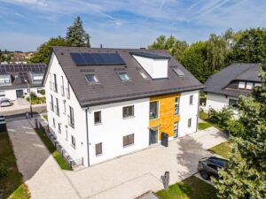 Hochwertiger Gesamteindruck mit Zugang zum Gebäude