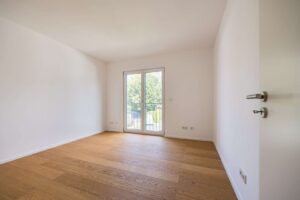 Zimmer zur individuellen Nutzung mit französischem Balkon