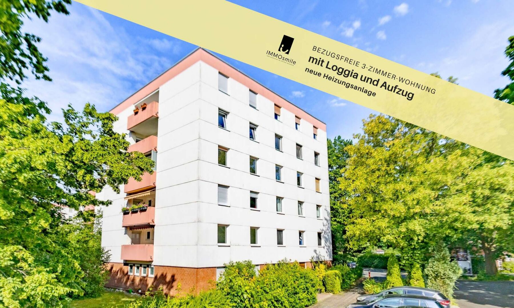 Im Grünen gelegenes Mehrfamilienhaus